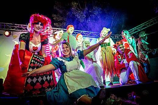 Costumed animation show with fantastic characters at CAPFUN Teorix in MARSEILLAN PLAGE.