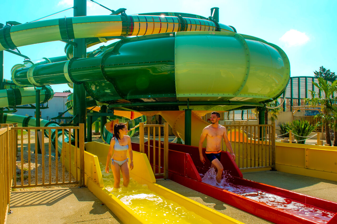 Colorful water slides and aquatic park at CAPFUN Celeste campsite in Breuillet (17).