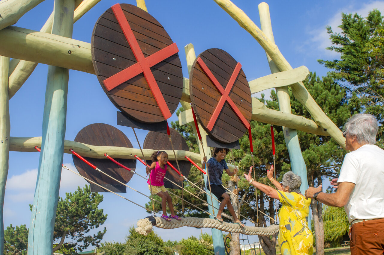 Play structure outdoor, children at CAPFUN Celeste campsite in Breuillet (17).