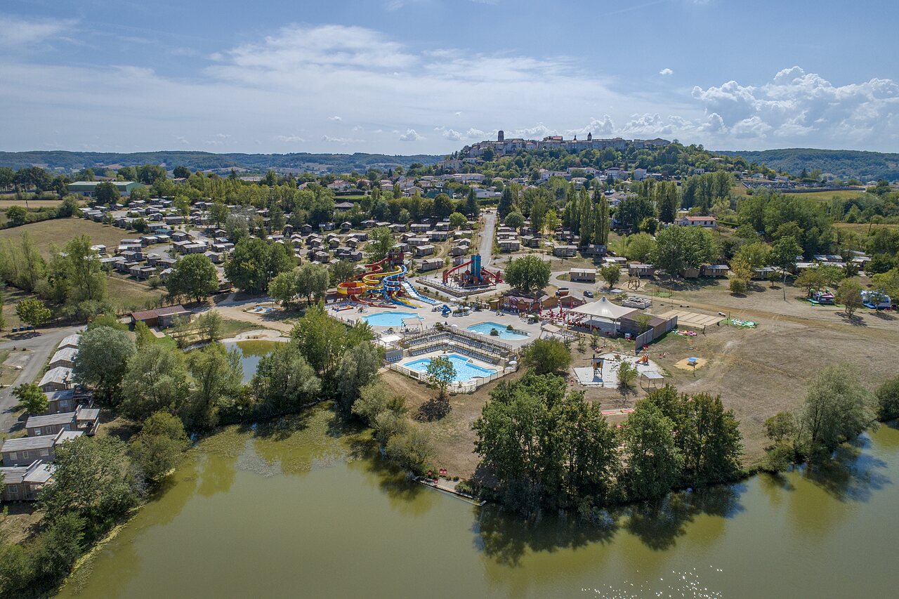 Giant water park, Mobile homes and lake at CAPFUN Ullule campsite (47).