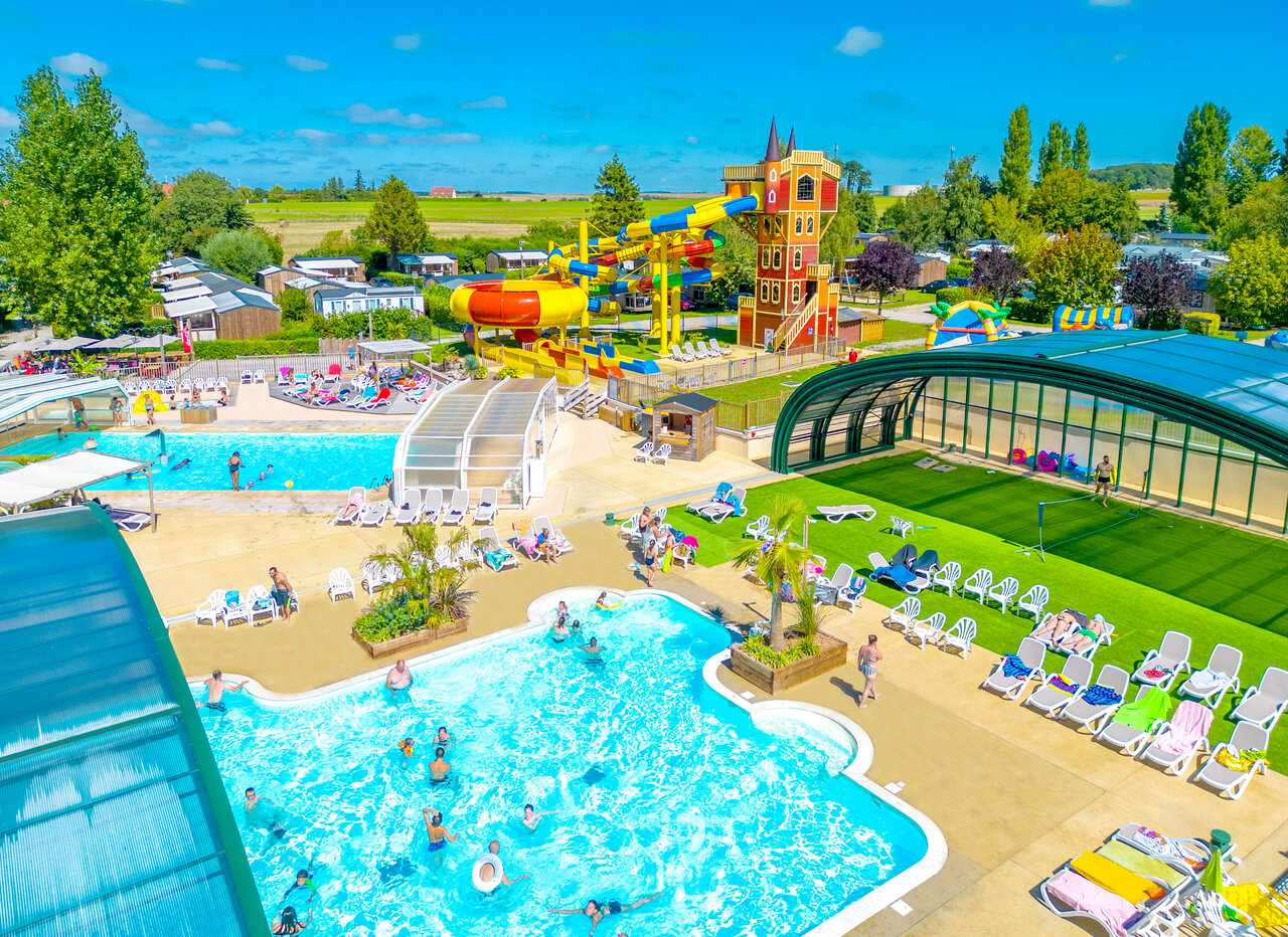 Water park, swimming pools and giant slides at CAPFUN Val d'Authie (80).
